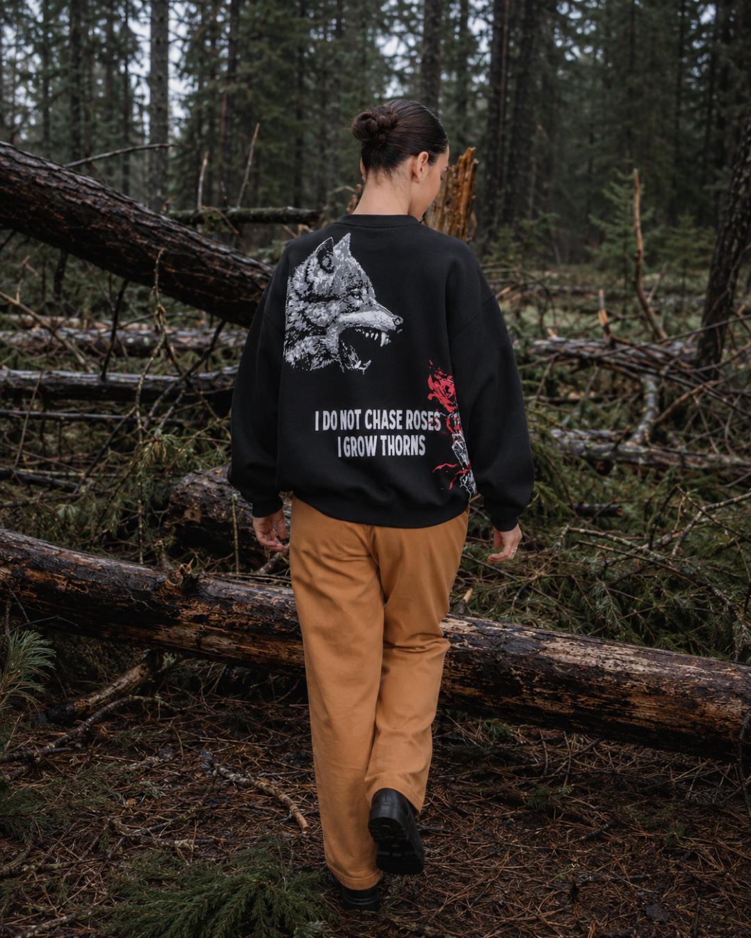 Wolf & Roses - Black