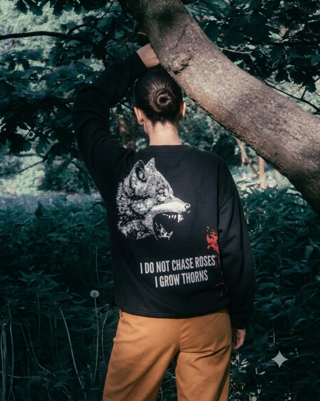 Wolf & Roses - Black