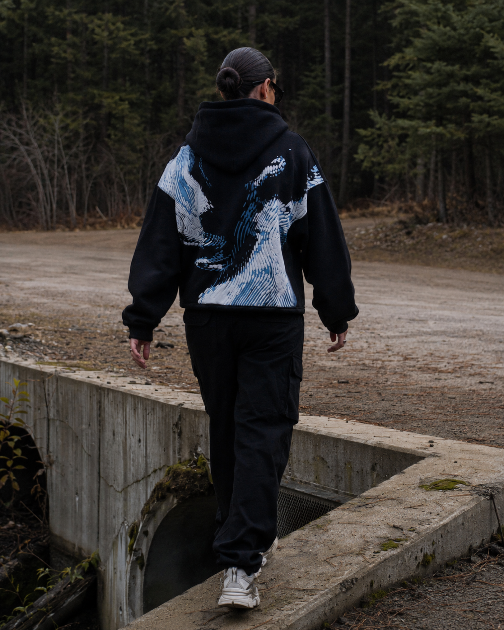 Waves Hoodie - Black