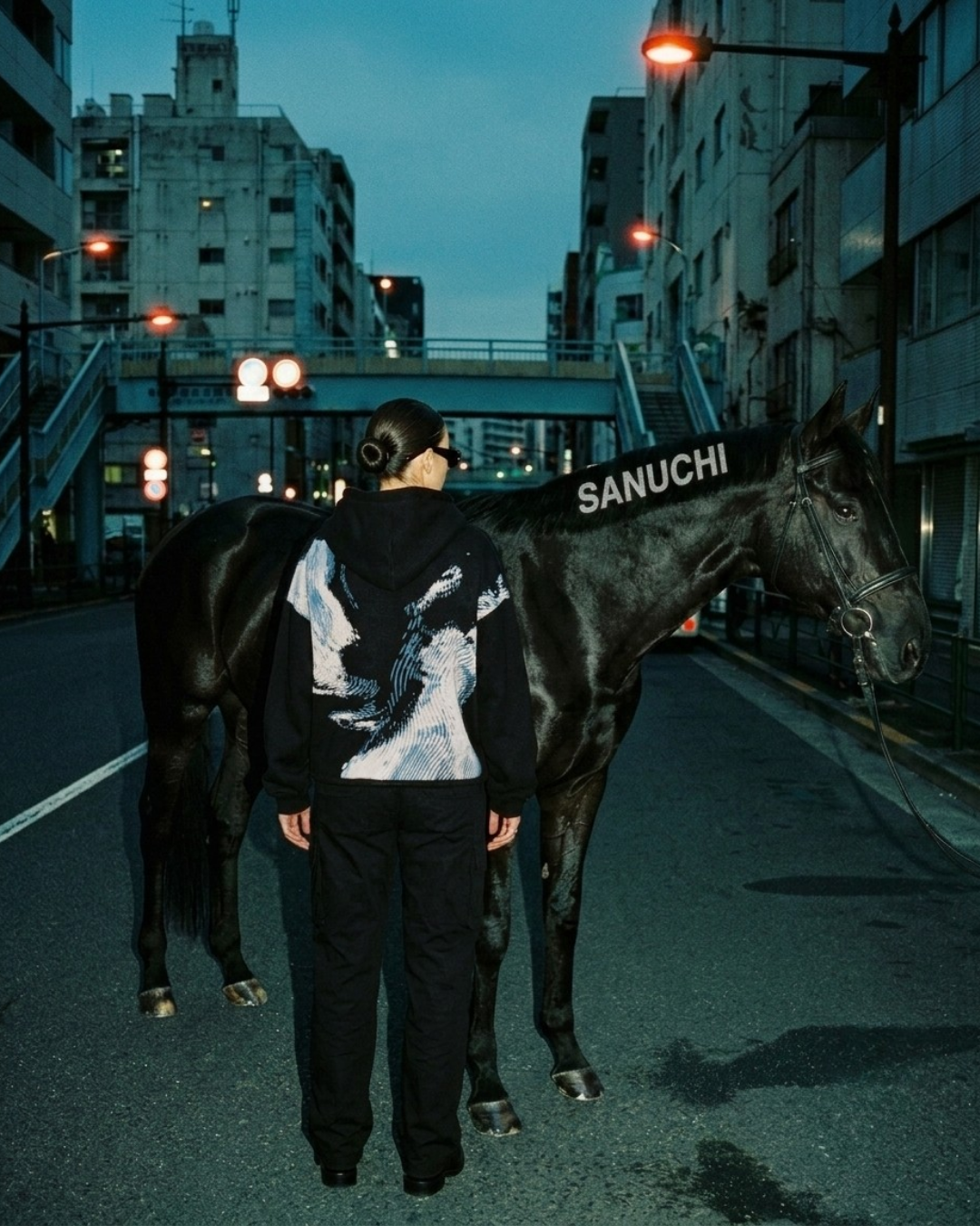 Waves Hoodie - Black