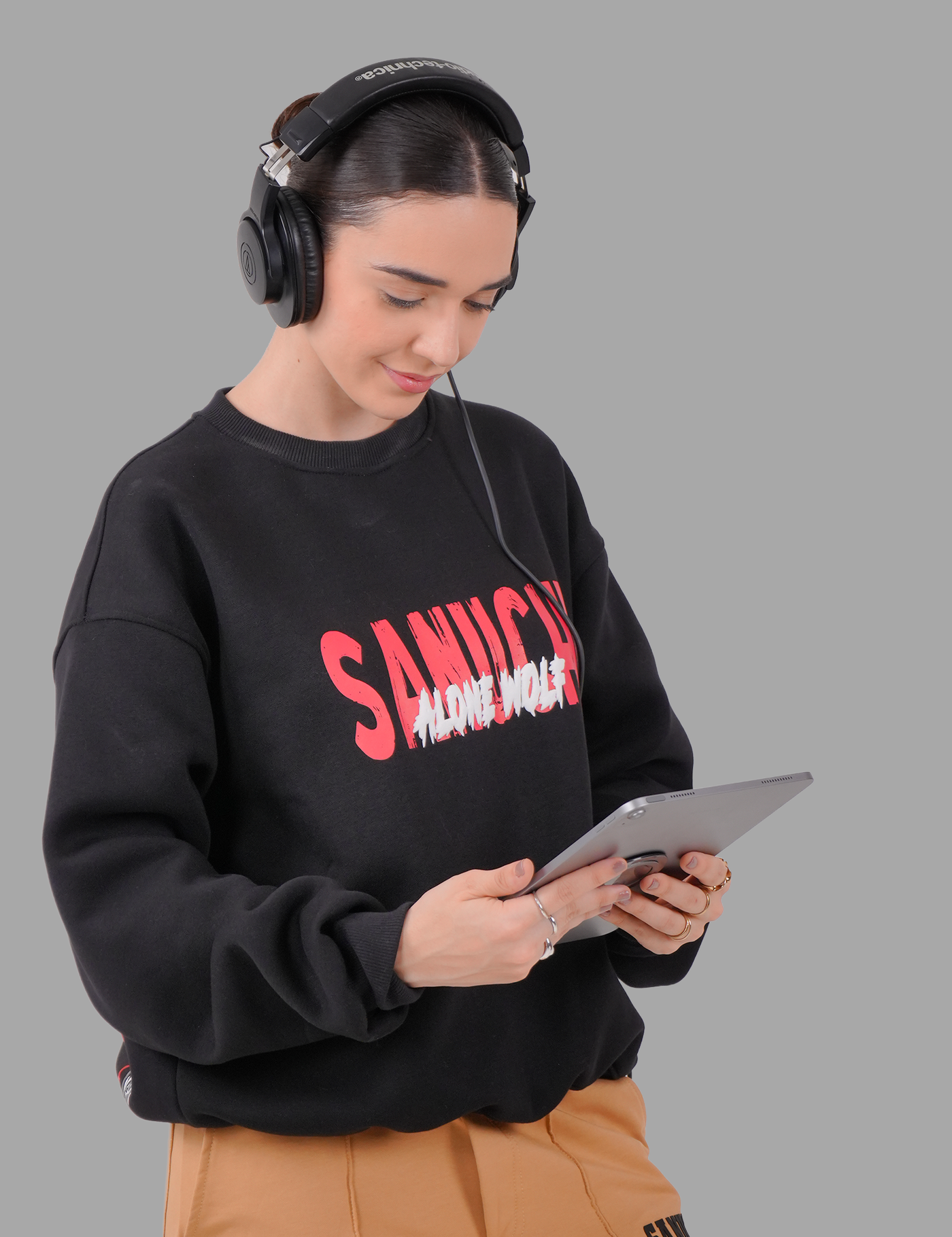 Wolf & Roses - Black