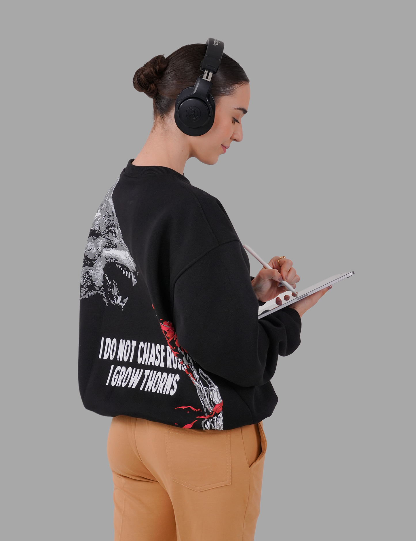 Wolf & Roses - Black